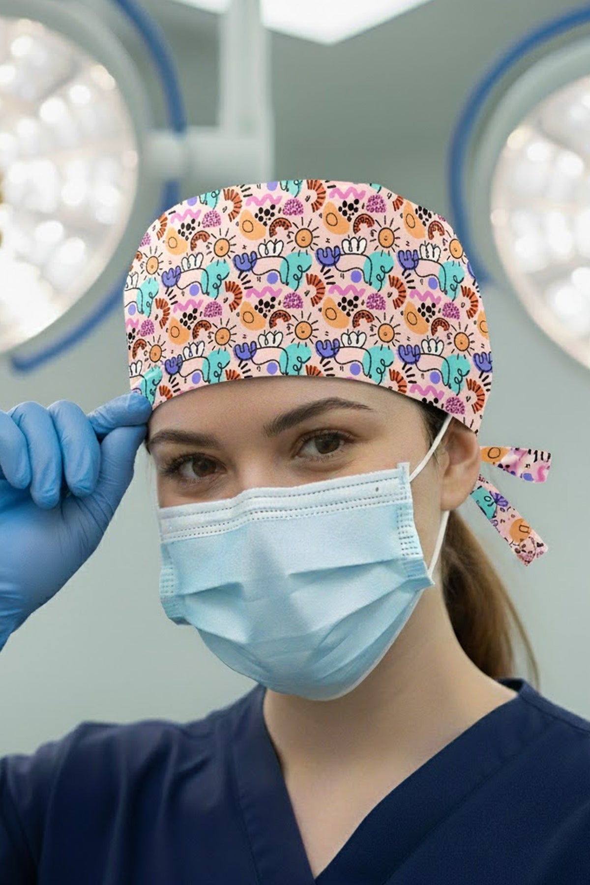 Neşeli Güneş Desenli Cerrahi Bone Unisex – Likralı Doktor Hemşire Bonesi