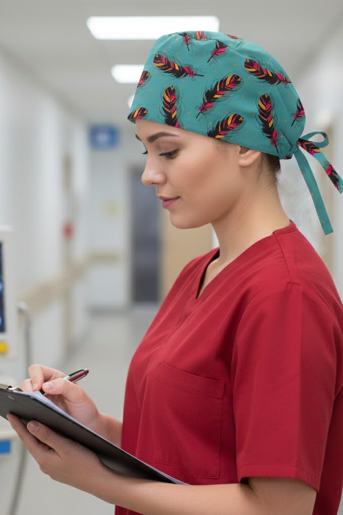 Yeşil Tüy Desenli Cerrahi Bone Unisex – Likralı Doktor Hemşire Bonesi